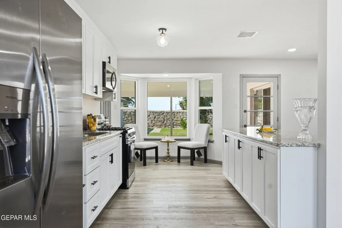 Photo of 8312 Mineola Drive