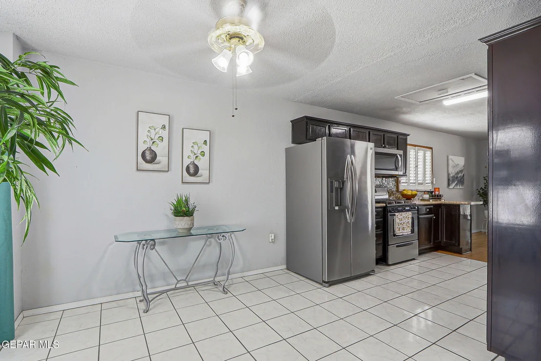 Photo of 323 VALLE SERENO Drive