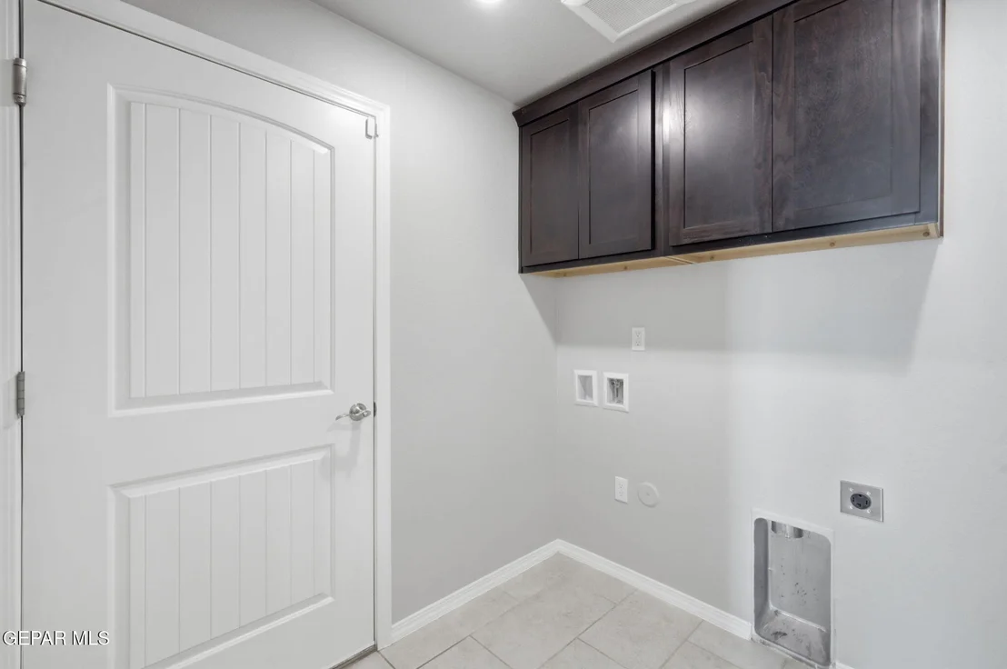 Photo of 220 ANGLESY Place
