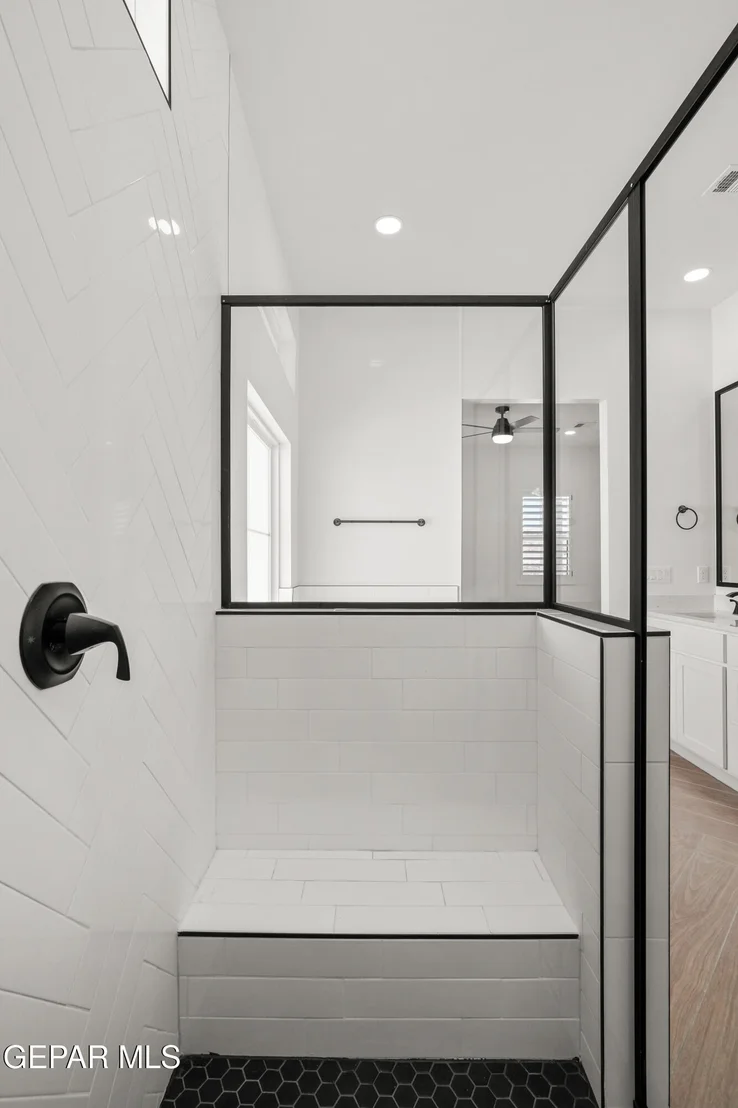 Photo of 15052 Laura Lane
