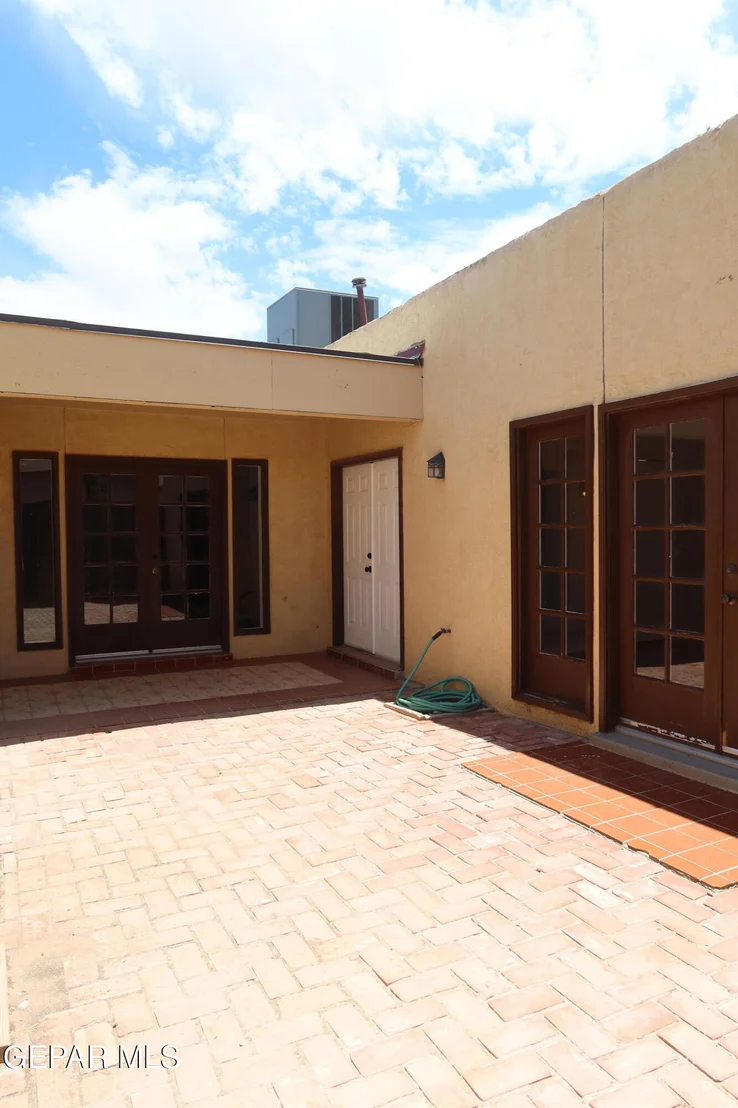 Photo of 836 DE LEON Drive