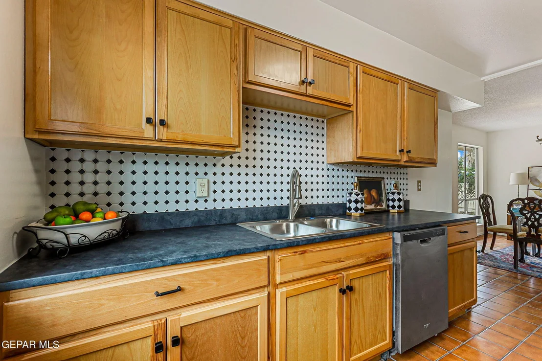 Photo of 540 MARTHMONT Way