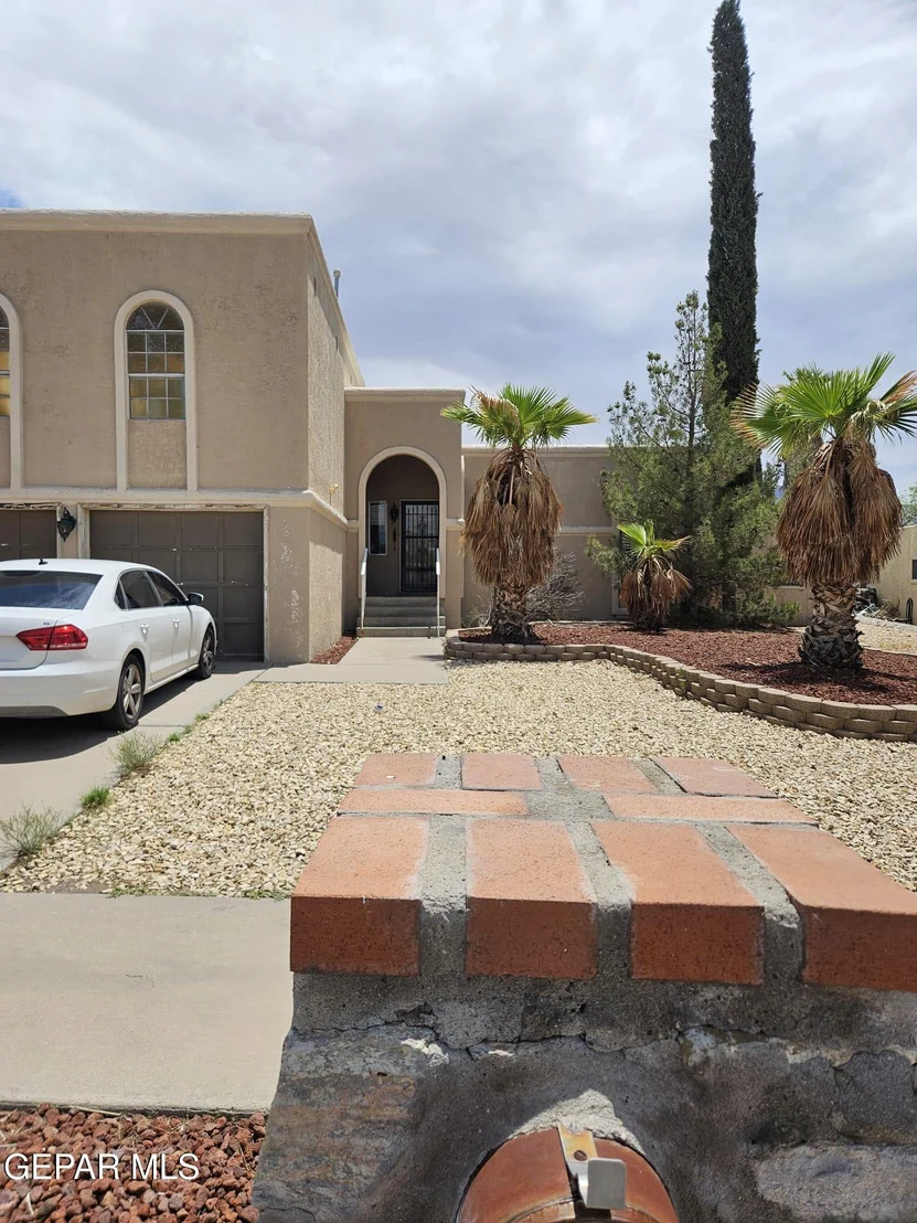 Photo of 704 ESPOLON Drive