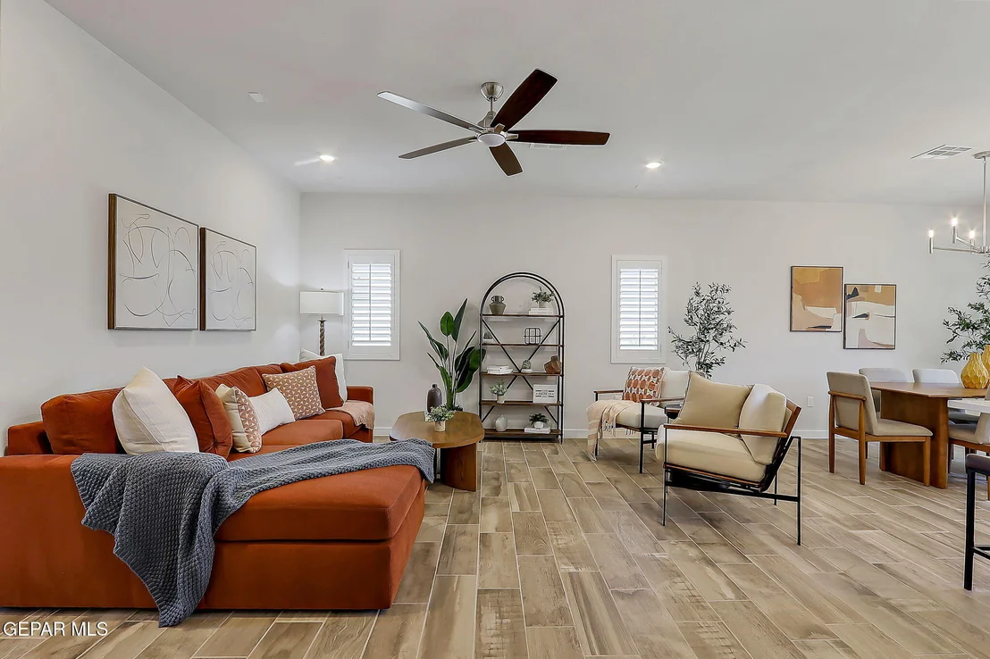 Photo of 924 Nayland Place