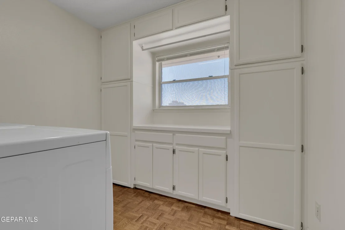 Photo of 913 THUNDERBIRD Drive