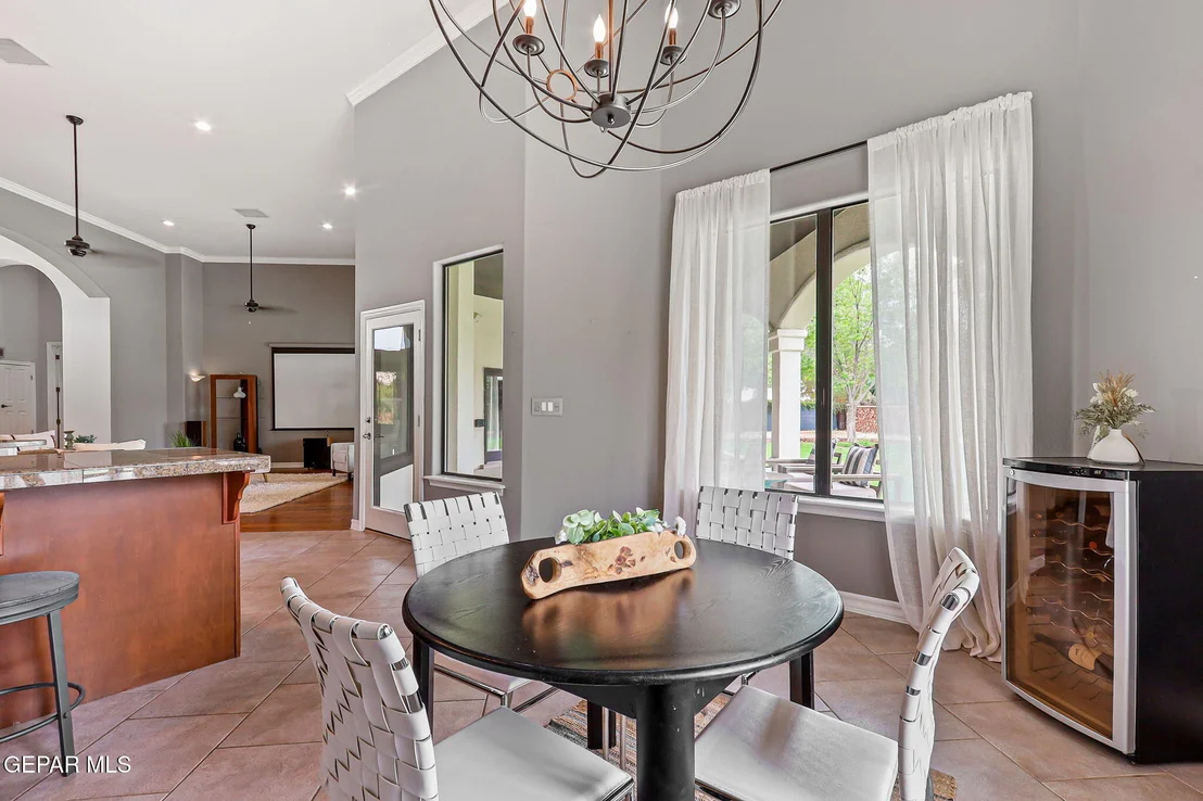 Photo of 5301 UPPER VALLEY Road