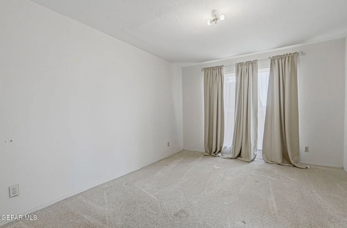 Photo of 8400 FURMAN Place
