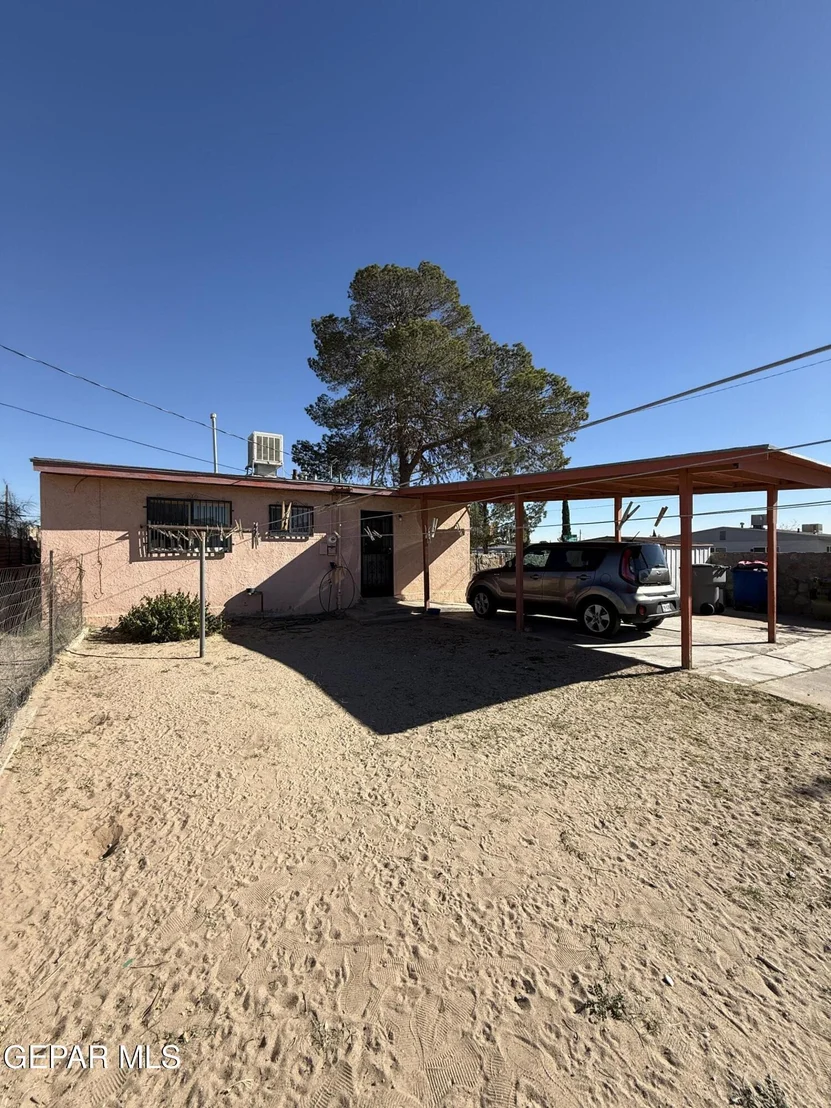 Photo of 813 Santa Barbara Drive