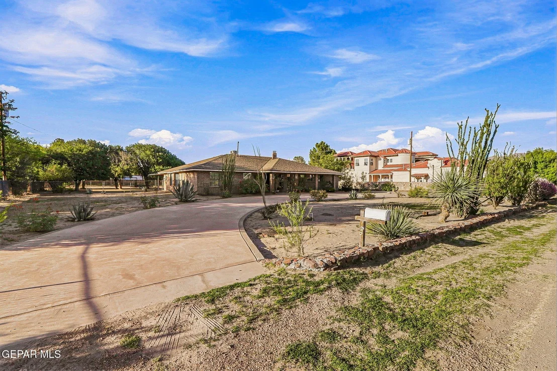 Photo of 125 LA NELL Drive