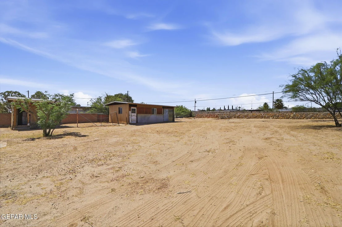Photo of 8025 GILBERT Drive
