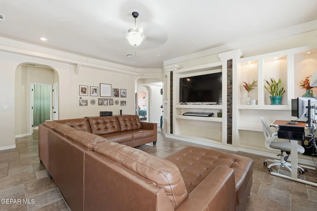 Photo of 14213 FABLED POINT Avenue
