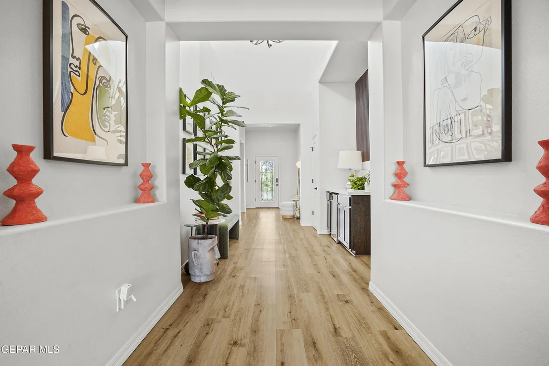 Photo of 5500 VALLEY OAK Drive