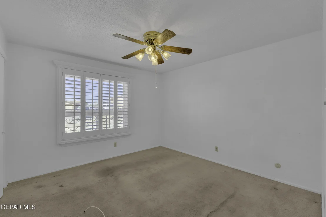 Photo of 612 SOMERSET Drive