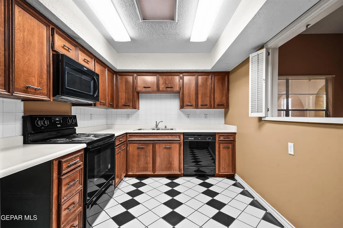 Photo of 334 Thunderbird Drive