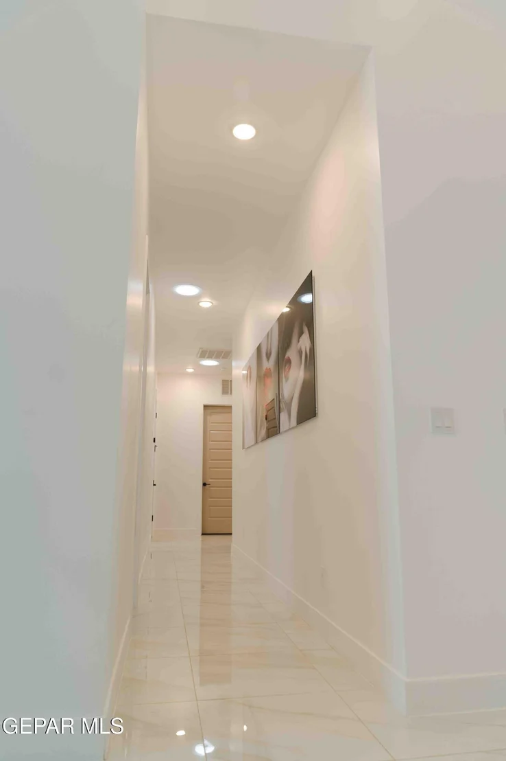 Photo of 653 BIR Circle