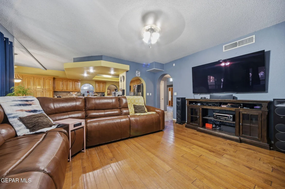 Photo of 554 SHADOW WILLOW Drive