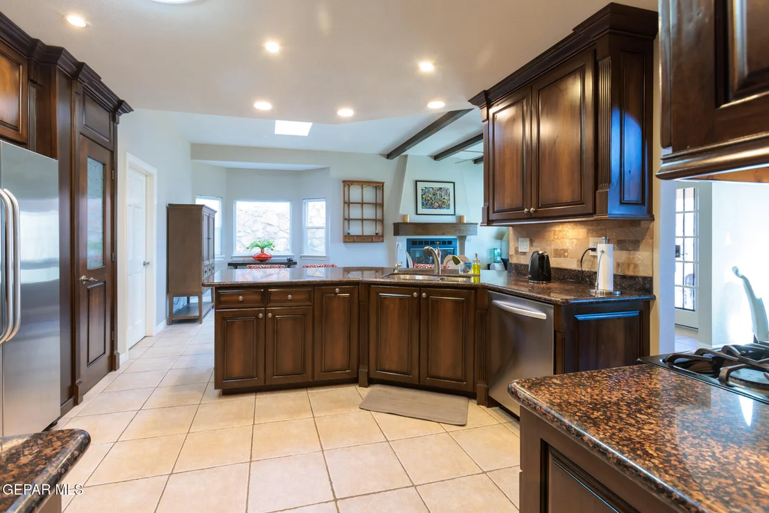 Photo of 7216 SAN MARINO Drive