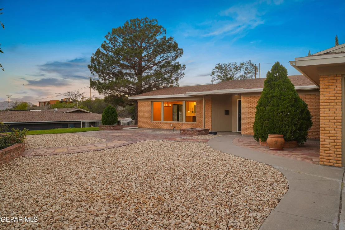 Photo of 4401 BUCKINGHAM Drive