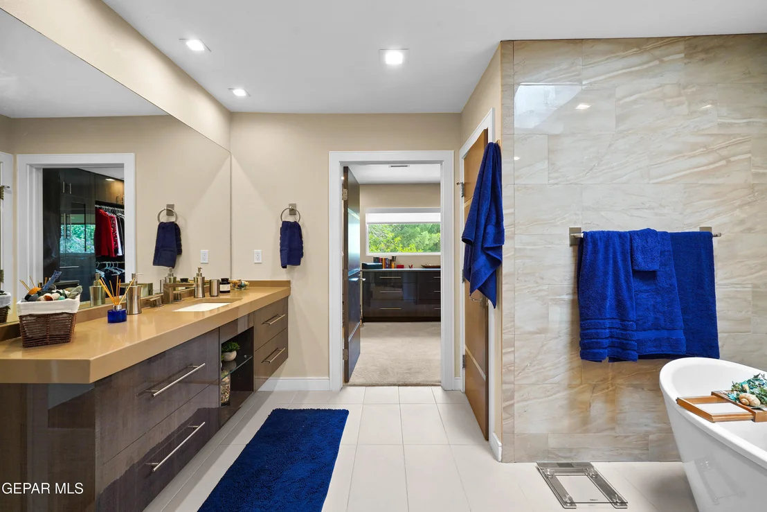 Photo of Unit 21 at 6006 Balcones Court