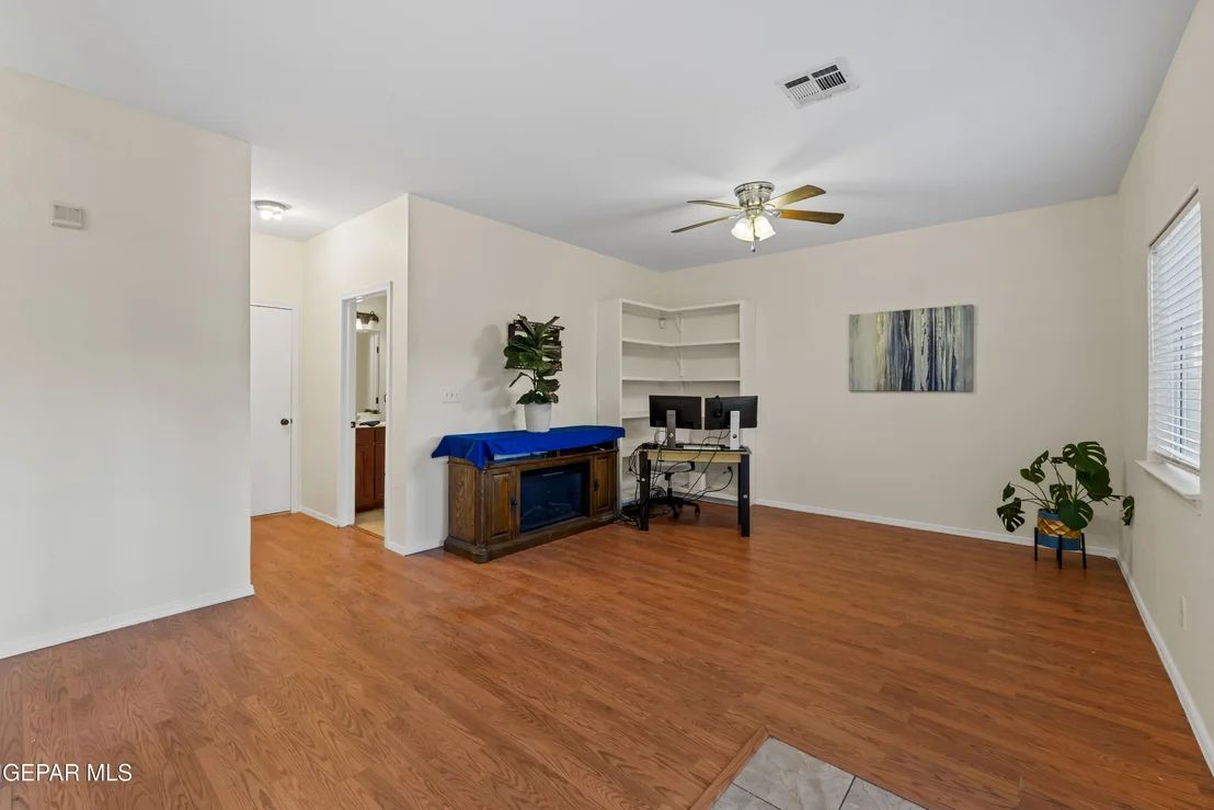 Photo of 11221 Northview Drive