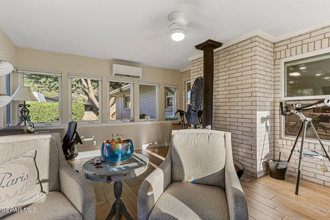Photo of 717 LIVE OAK Drive
