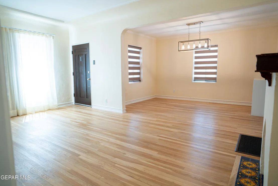 Photo of 1211 MESITA Drive