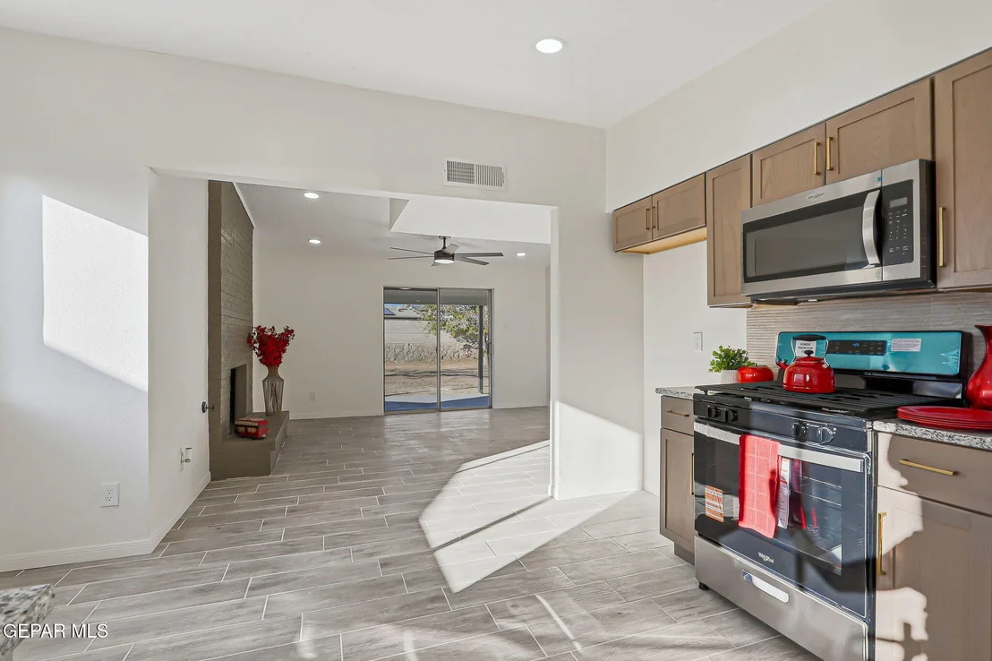Photo of 113 W POINT Drive