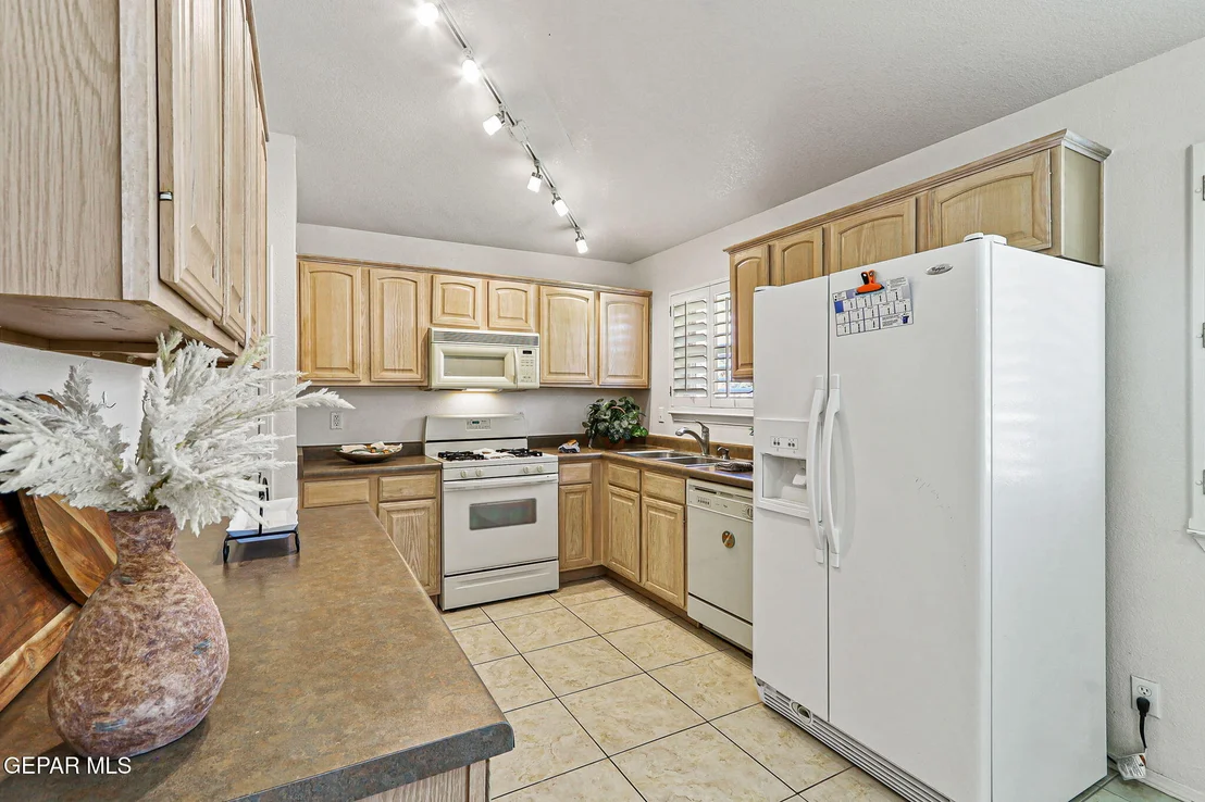 Photo of 1400 Maple Ridge Way