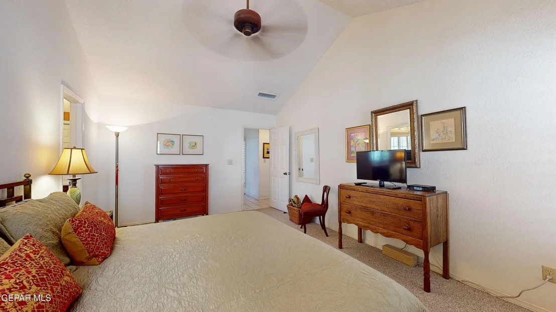 Photo of 724 CHELTENHAM Drive