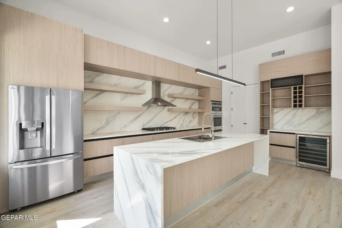 Photo of 5024 JARDINES Place