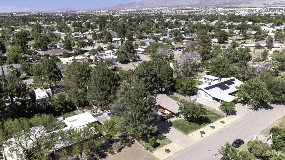 Photo of 801 MONTCLAIR Drive