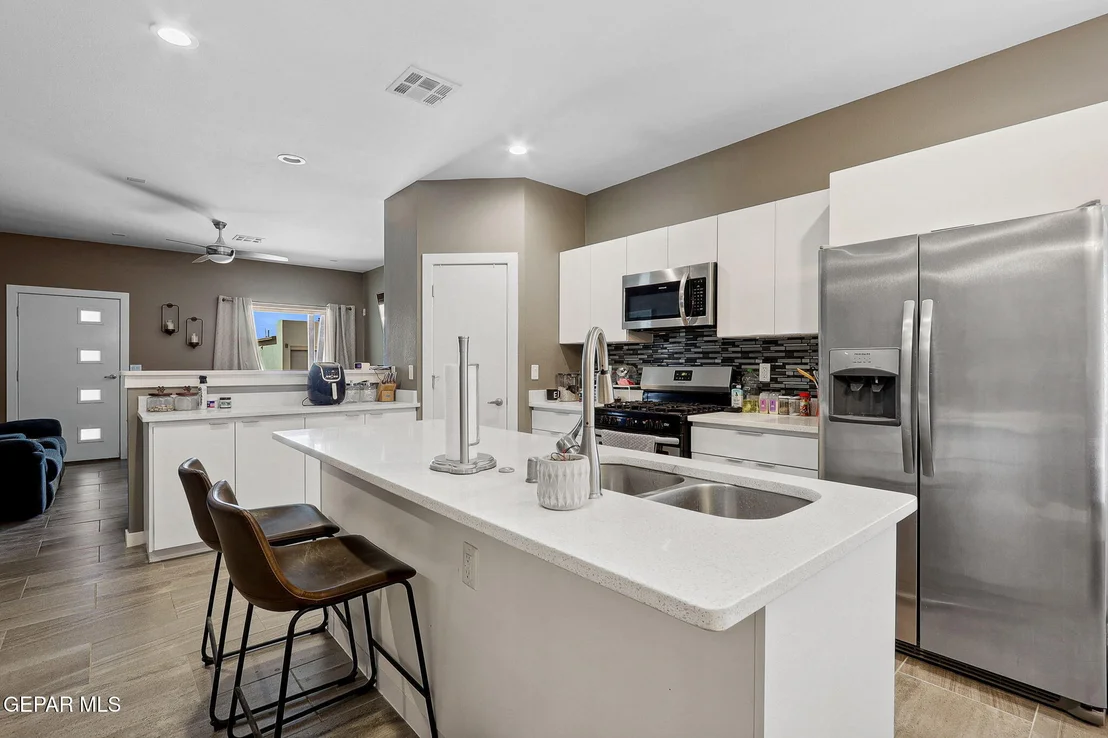 Photo of 440 BEECH TREE Drive