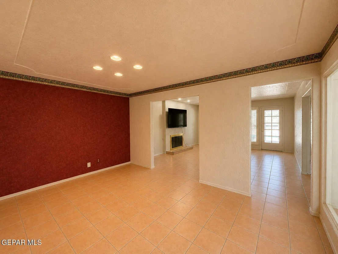 Photo of 6833 LA CADENA Drive