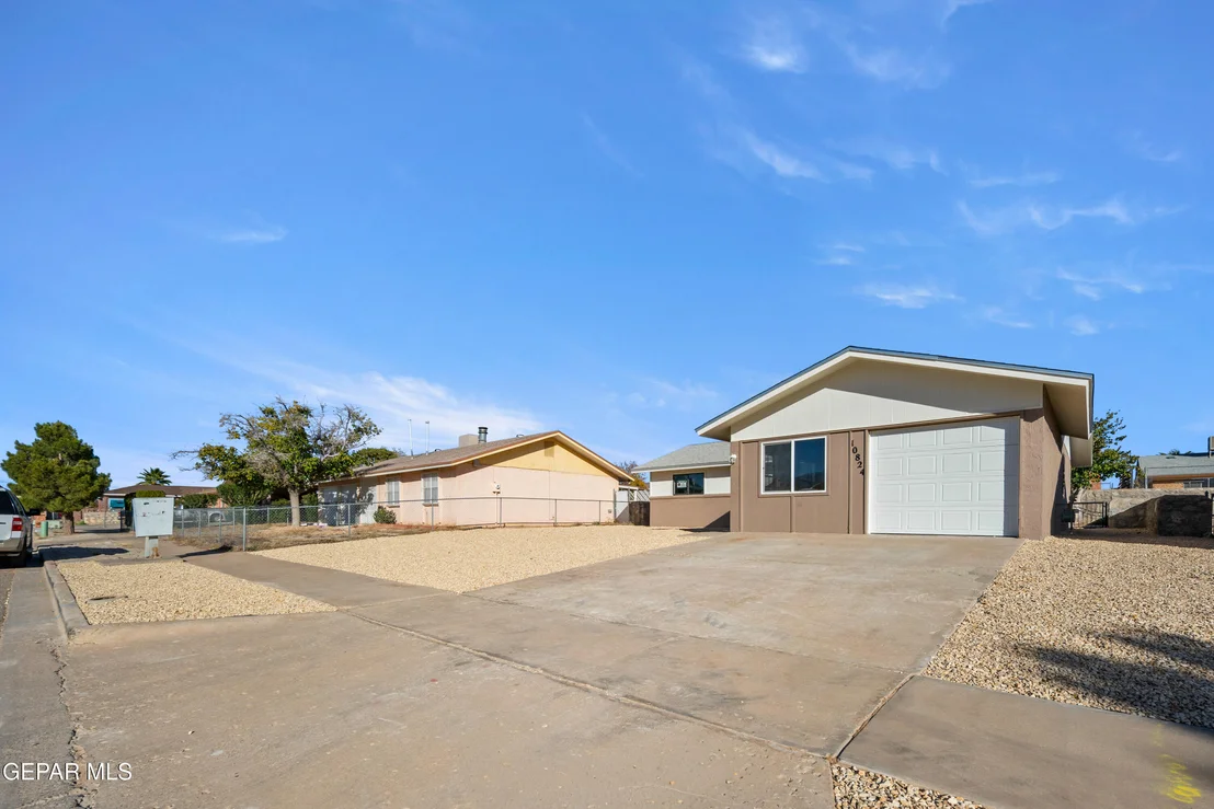 Photo of 10824 OPALSTONE Street
