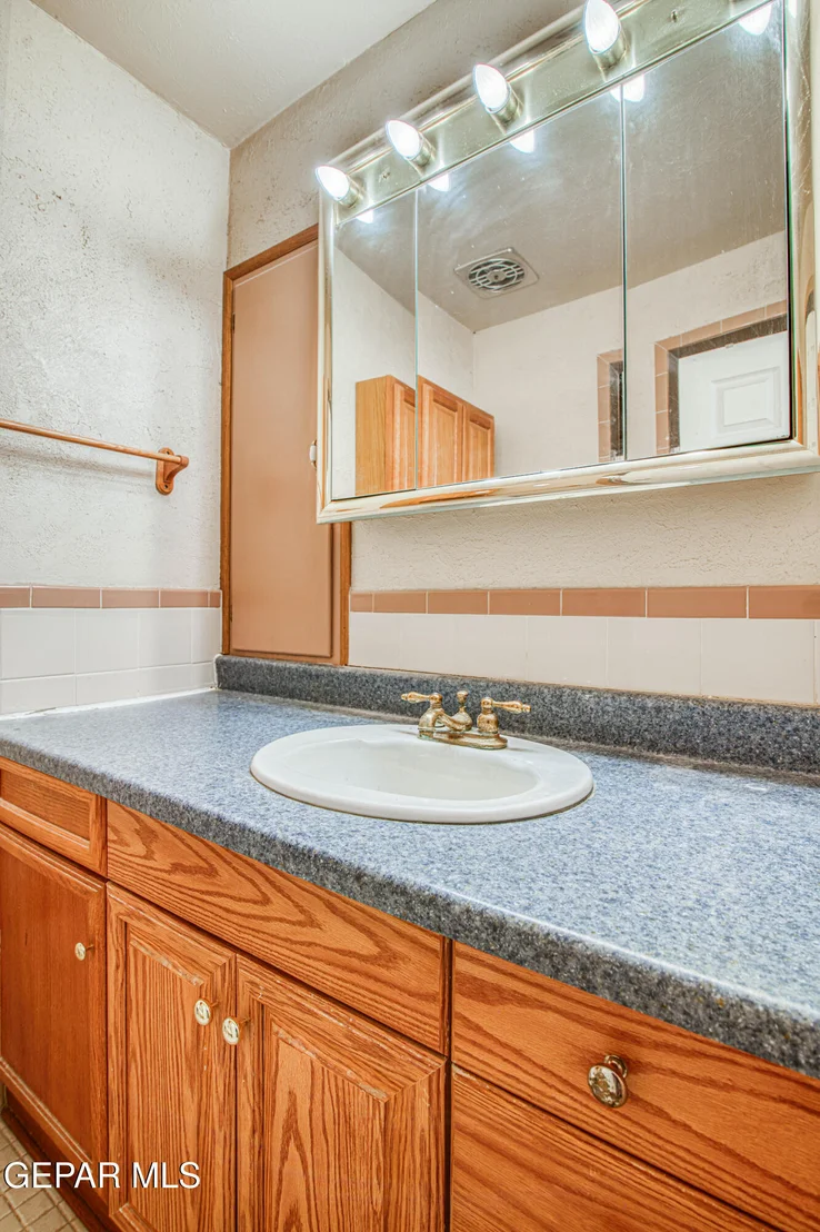 Photo of 5800 NIKE Lane