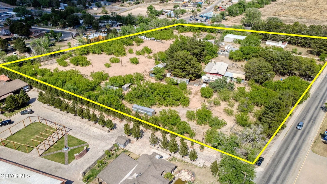 Photo of 587 BAUMAN Road