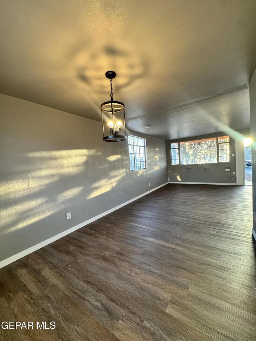 Photo of 828 OLSON Street