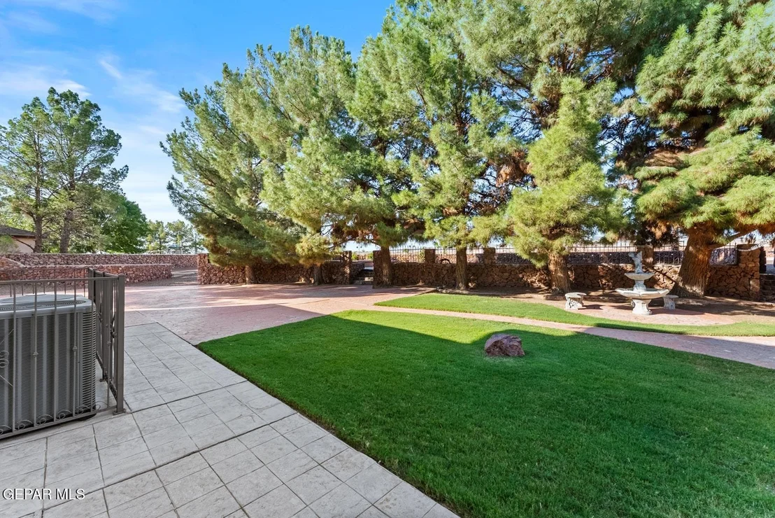 Photo of 2000 PASEO DEL PRADO Drive