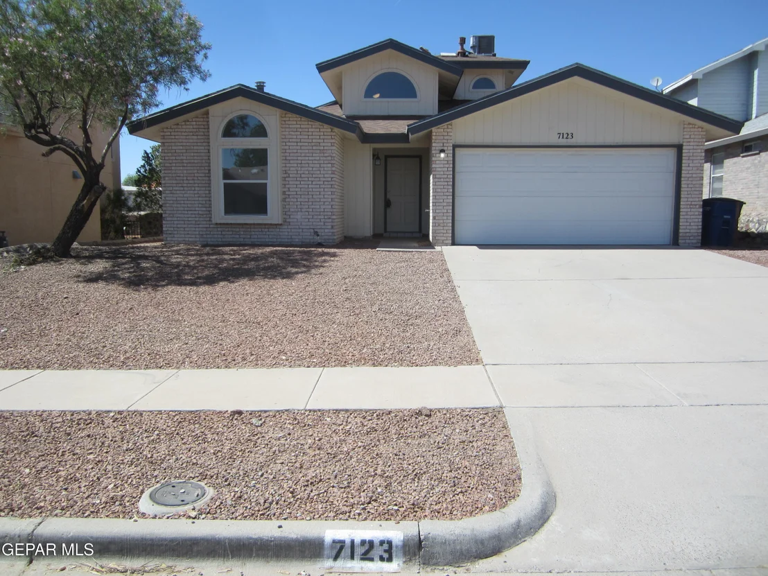 Photo of 7123 Oval Rock Drive