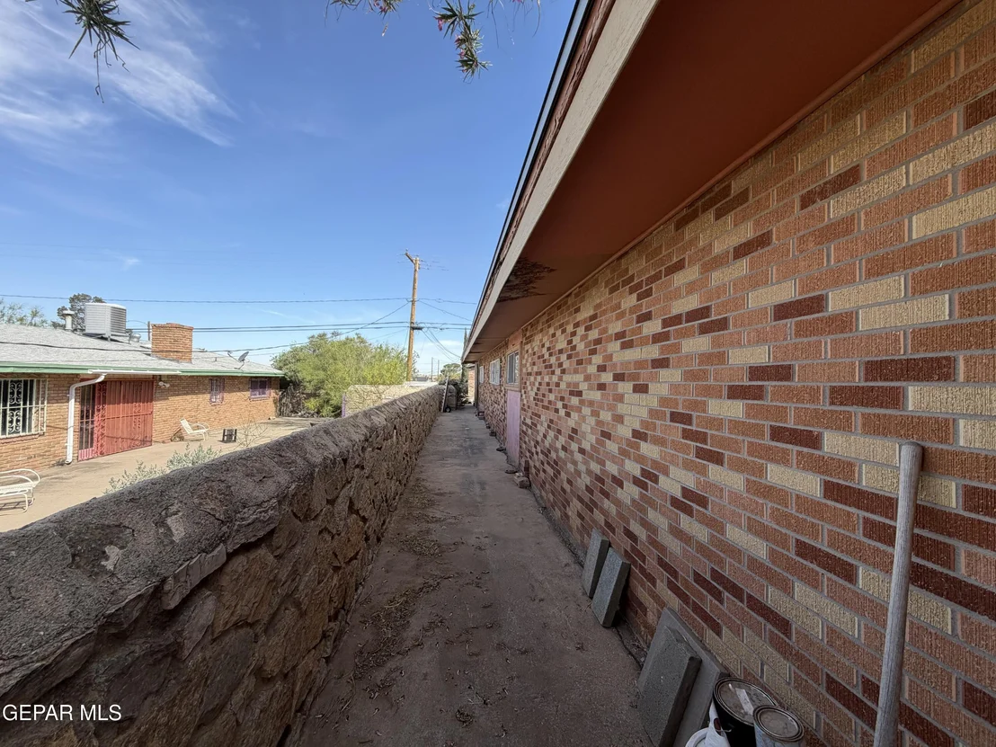 Photo of 409 RIDGEMONT Drive