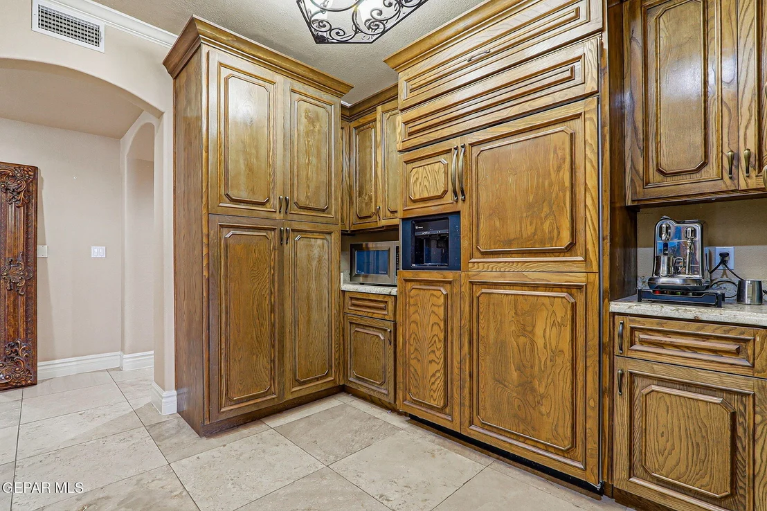 Photo of 609 MEADOW WILLOW Drive