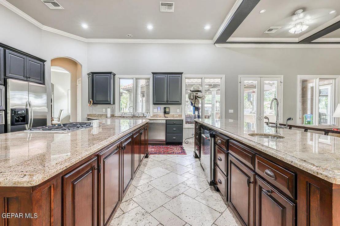 Photo of 656 COX Road