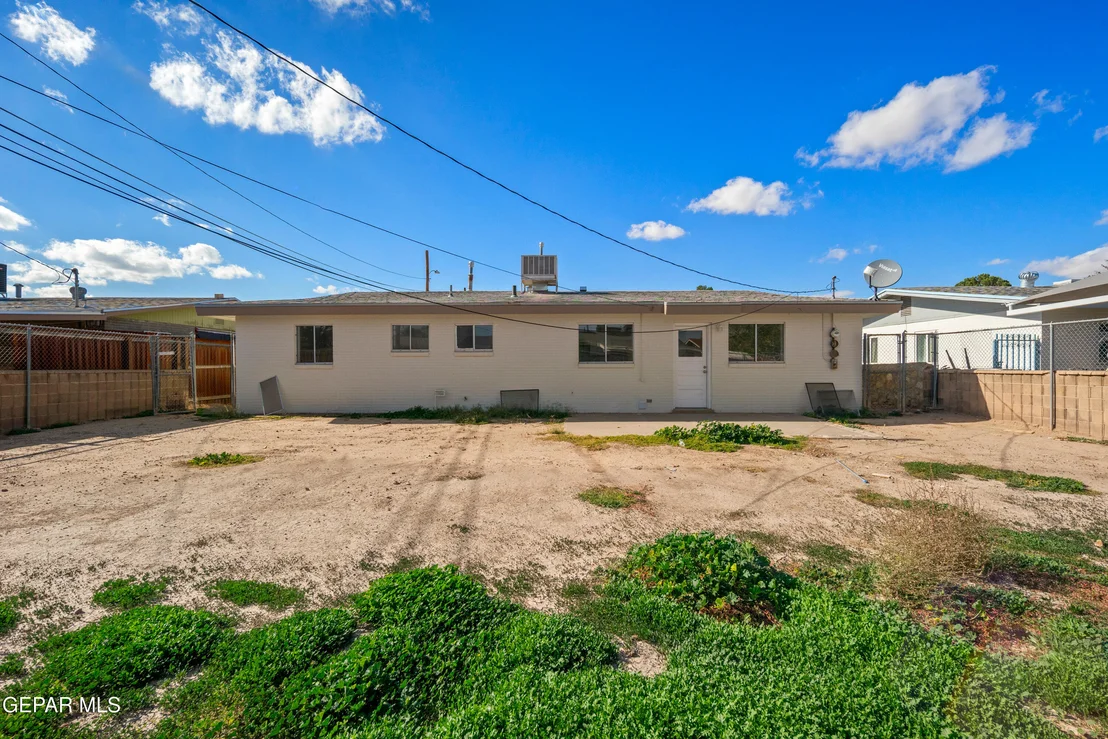 Photo of 412 INDIAN Place