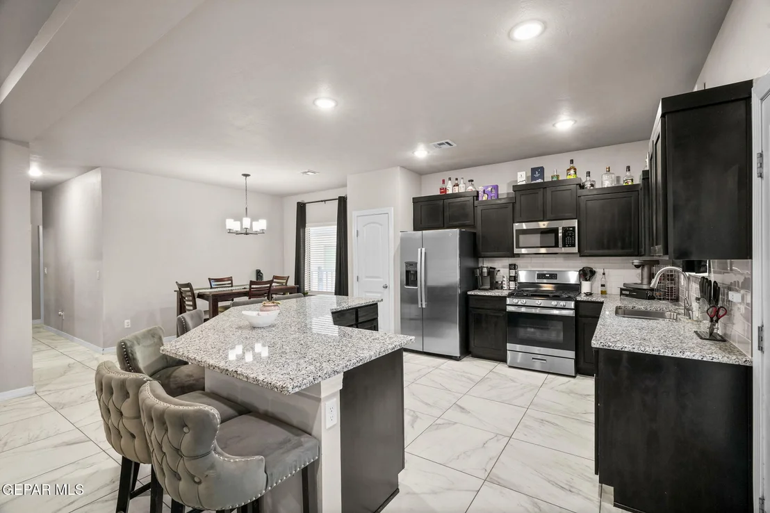 Photo of 356 PLATEAU Drive