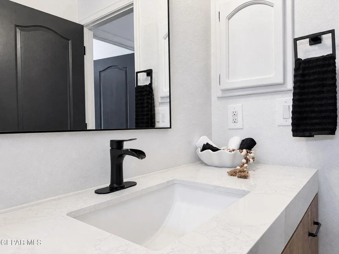 Photo of 6633 WIND RIDGE Drive