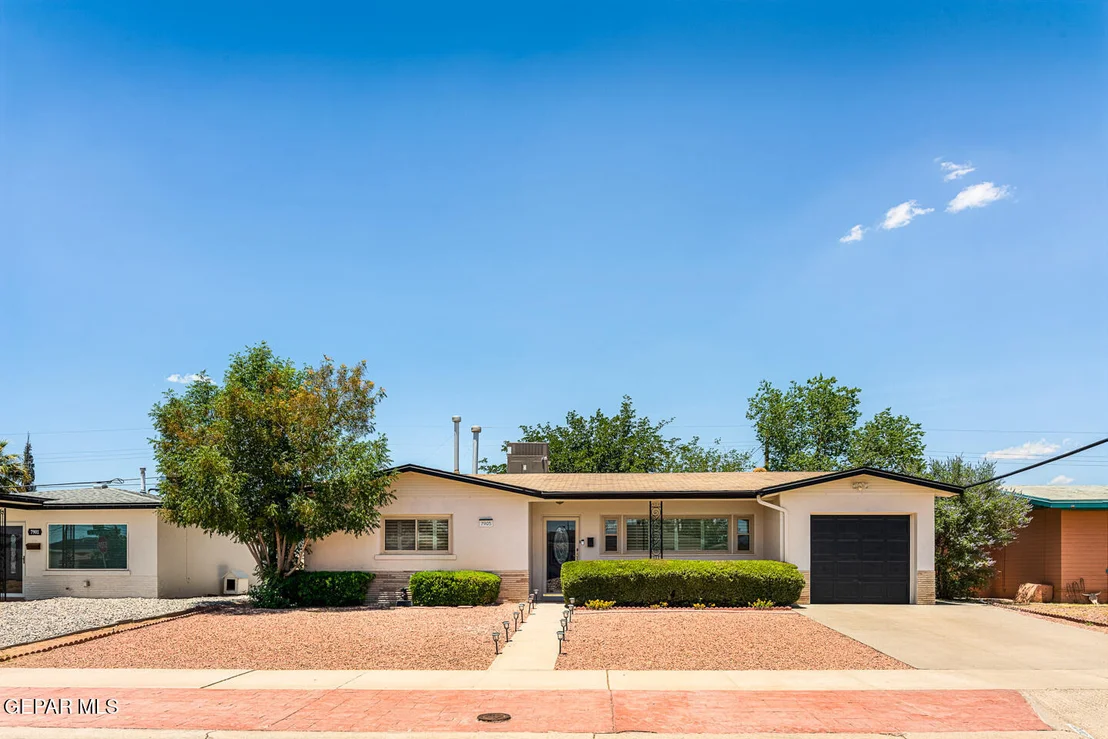 Photo of 7905 PARKLAND Drive