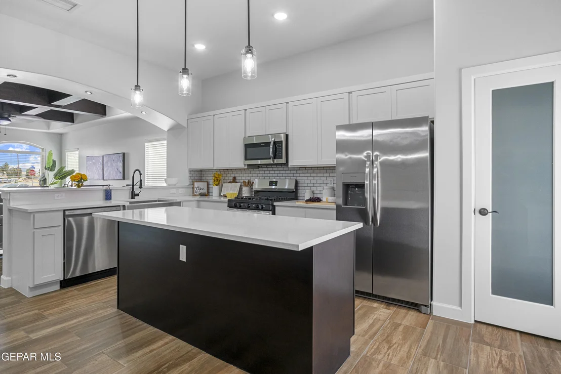 Photo of 11468 PARK Lane