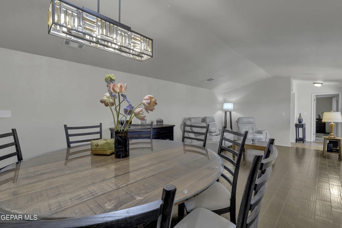 Photo of 801 MONTCLAIR Drive