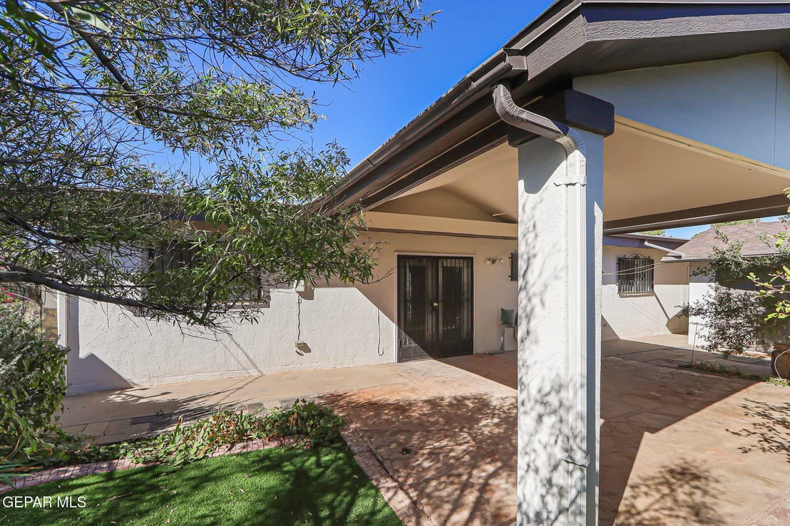 Photo of 1304 Honeysuckle Drive