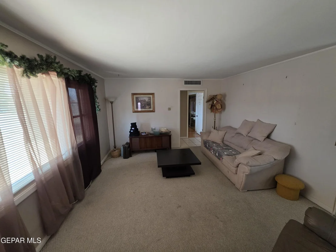 Photo of 1400 IDLEWILDE Drive